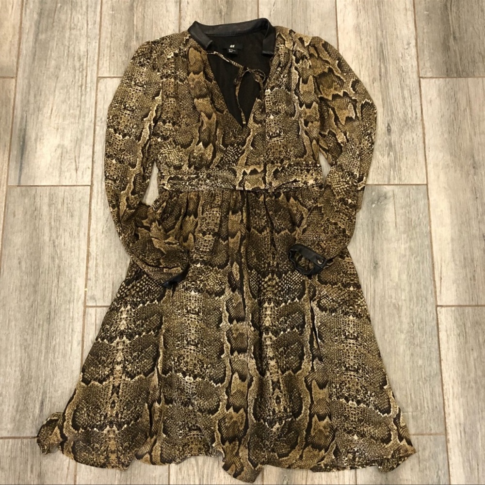 LOOKING FOR H&M snake print dress with faux leather collar